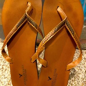 American Eagle flip flops